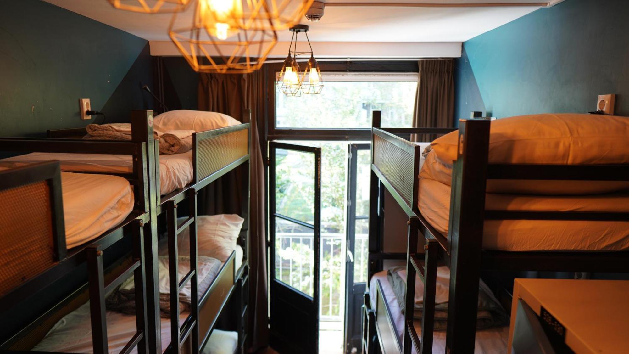 Bed 9-Bed Mixed Dormitory Room